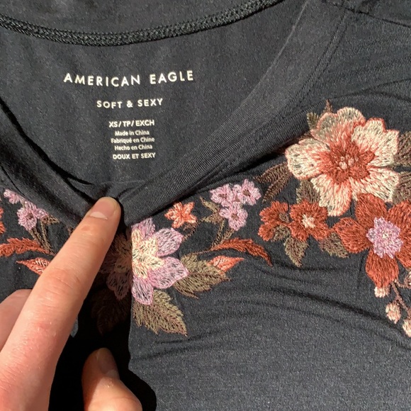 American Eagle t-shirt - Picture 2 of 3